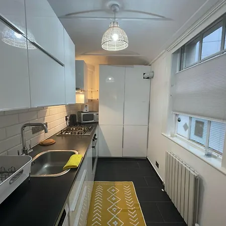 Central Point Apartment London Exterior photo