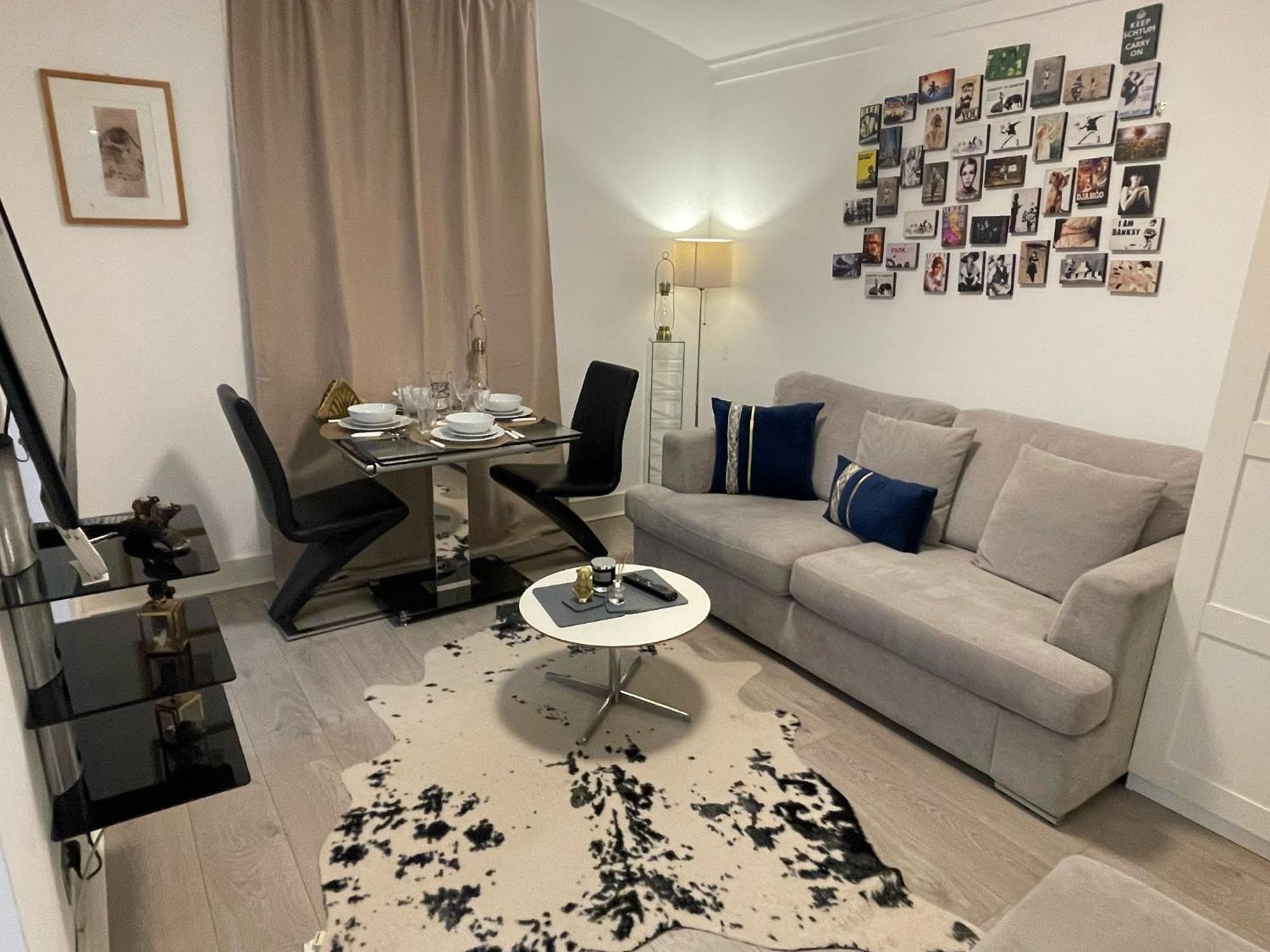 Point Apartment *